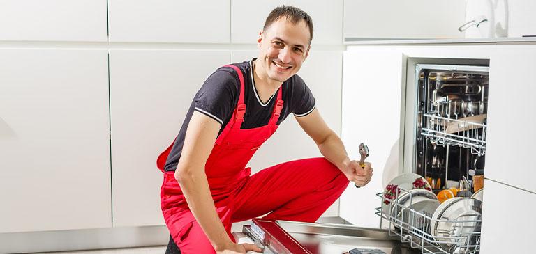 Uśmiechający się specjalista